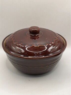 Vintage Mar-Crest Daisy Dot Stoneware Covered Casserole Dish Ovenproof USA 8.5"W